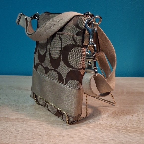 Coach Signature Brown and Tan Shoulder Bag With Gold Trim - Picture 3 of 6